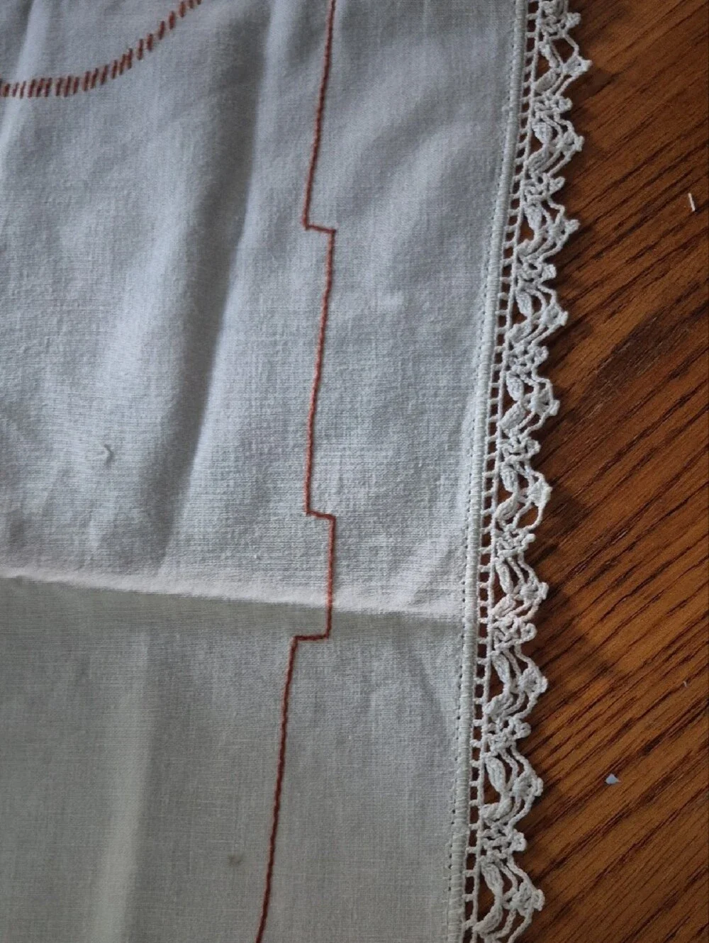 Embroidered Floral Basket Table Runner - White with Purple & Yellow